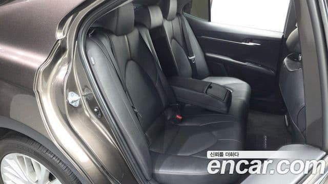 Toyota Camry 2019 — Şəkil 6/32
