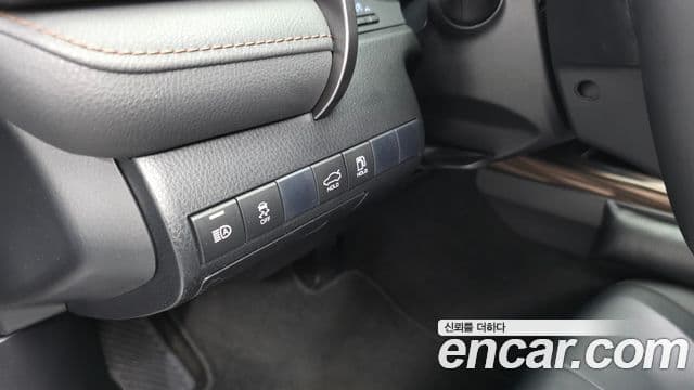 Toyota Camry 2019 — Şəkil 9/32
