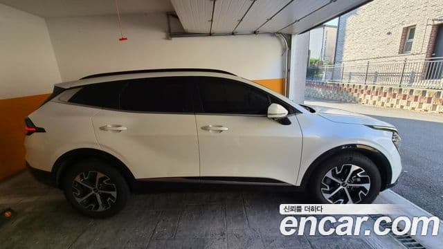 Kia Sportage 2023 — Фото 4/17