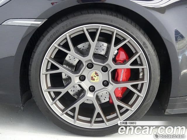 Porsche 911 2020 — Photo 18/20