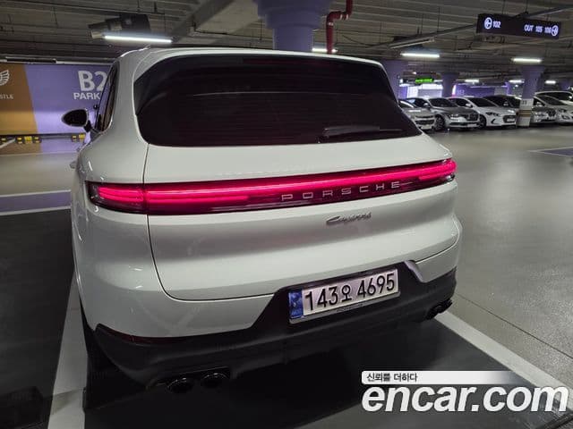 Porsche Cayenne 2023 — Photo 17/17