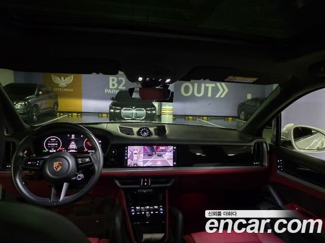 Porsche Cayenne 2023 — Photo 6/17