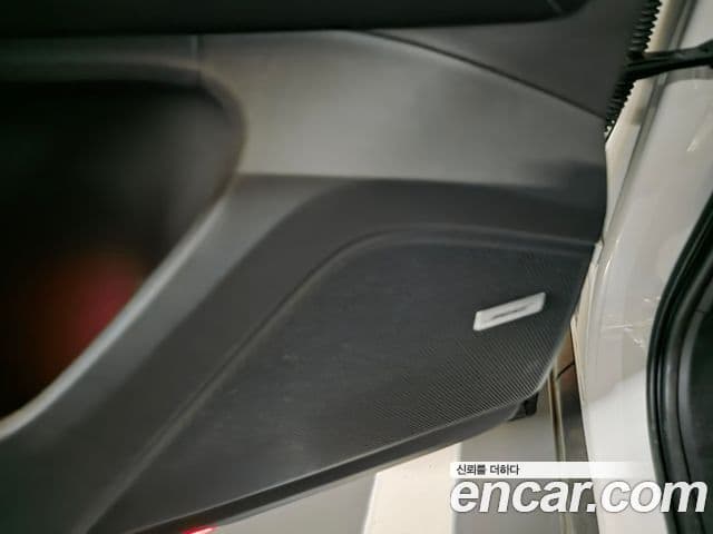 Porsche Cayenne 2023 — Photo 7/17