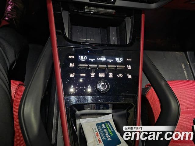 Porsche Cayenne 2023 — Photo 4/17