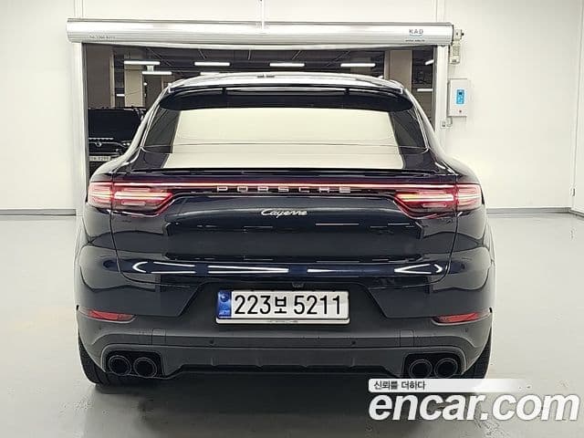 Porsche Cayenne 2022 — Photo 6/18