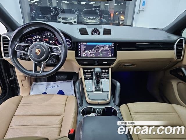 Porsche Cayenne 2022 — Photo 7/18