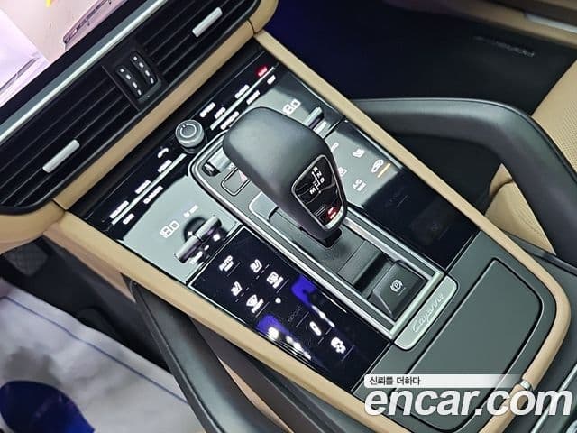 Porsche Cayenne 2022 — Photo 13/18