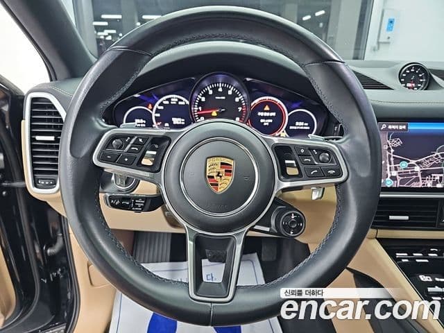 Porsche Cayenne 2022 — Photo 11/18