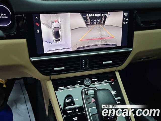 Porsche Cayenne 2022 — Photo 14/18