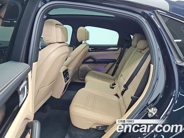 Porsche Cayenne 2022 — Photo 18/18