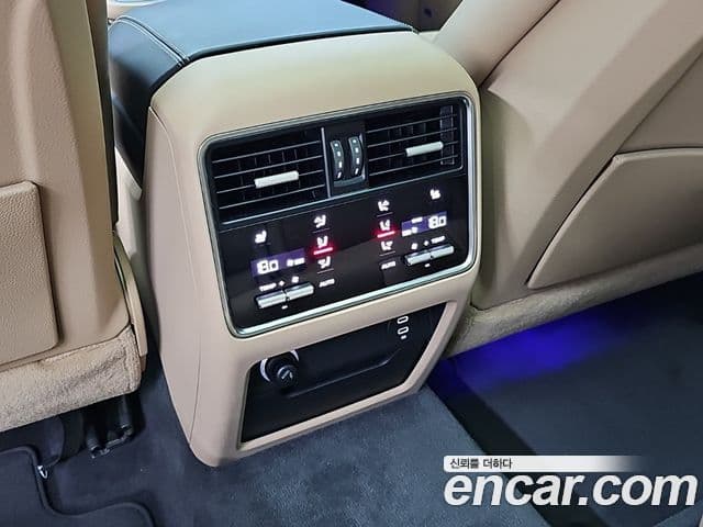 Porsche Cayenne 2022 — Photo 12/18