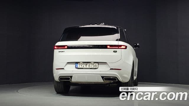 Land Rover Range Rover Sport 2023 — ფოტო 18/20