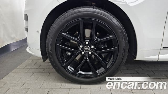 Land Rover Range Rover Sport 2023 — ფოტო 8/20