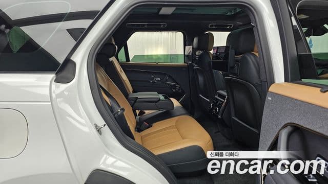 Land Rover Range Rover Sport 2023 — ფოტო 17/20