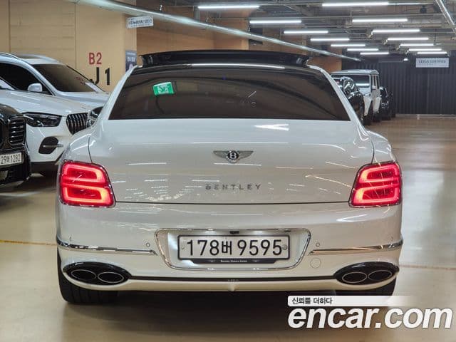 Bentley Flying Spur 2022 — Photo 16/20