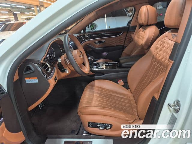 Bentley Flying Spur 2022 — Photo 7/20