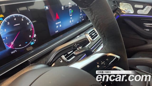 Mercedes-Benz GLE-Class 2025 — Photo 18/20