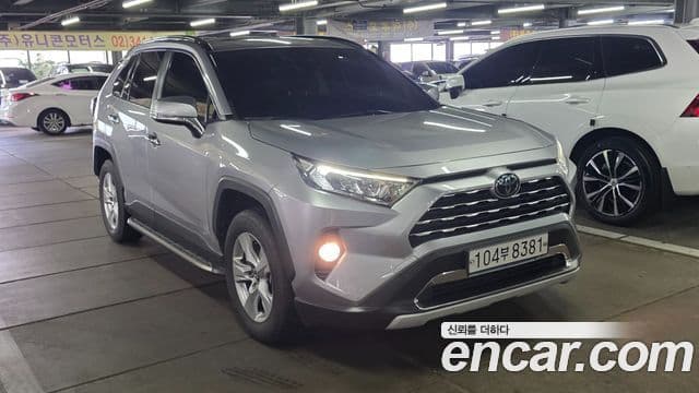 Toyota RAV4 2019 — Фото 3/17