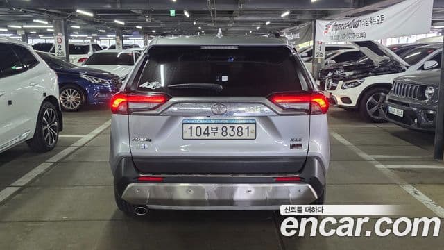 Toyota RAV4 2019 — Фото 7/17