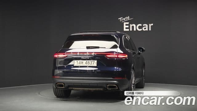 Porsche Cayenne 2019 — Photo 13/33