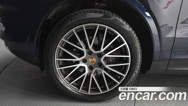 Porsche Cayenne 2019 — Photo 9/33