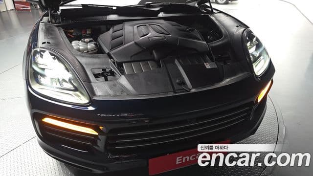 Porsche Cayenne 2019 — Photo 4/33