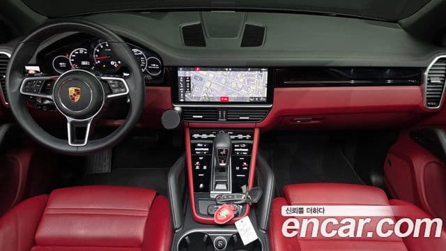 Porsche Cayenne 2019 — Photo 24/33