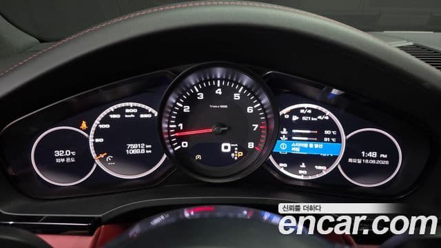 Porsche Cayenne 2019 — Photo 30/33