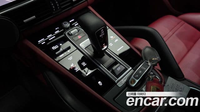 Porsche Cayenne 2019 — Photo 6/33