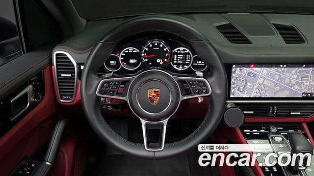 Porsche Cayenne 2019 — Photo 8/33