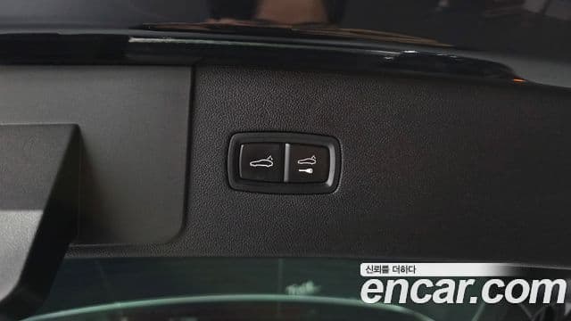 Porsche Cayenne 2019 — Photo 25/33
