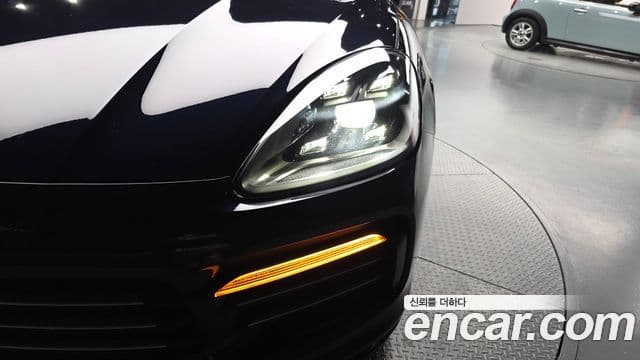 Porsche Cayenne 2019 — Photo 18/33