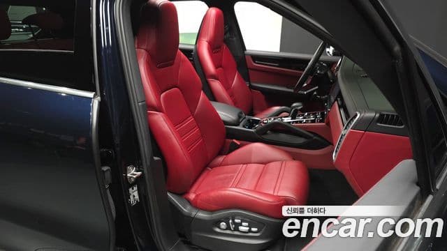 Porsche Cayenne 2019 — Photo 19/33