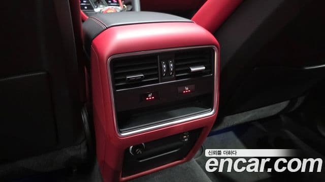 Porsche Cayenne 2019 — Photo 33/33