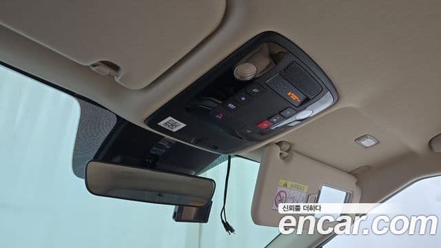 Kia Carnival 2023 — Фото 19/20