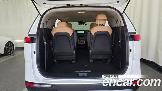 Kia Carnival 2023 — Фото 20/20