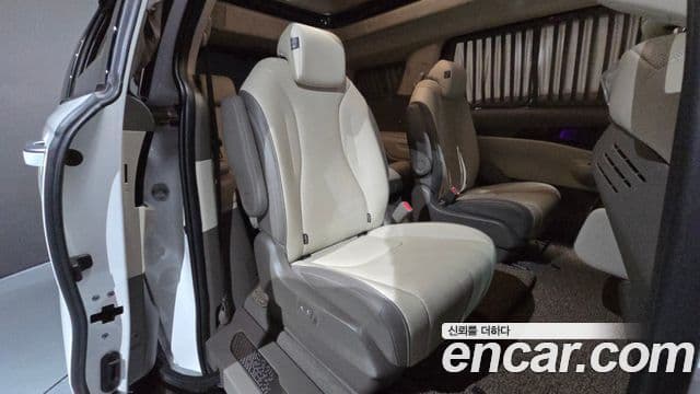 Kia Carnival 2024 — Фото 11/20