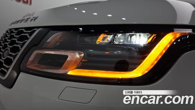 Land Rover Range Rover 2018 — ფოტო 10/35