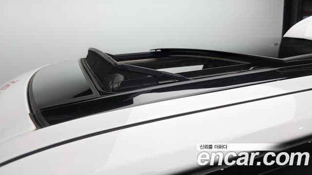 Land Rover Range Rover 2018 — ფოტო 19/35