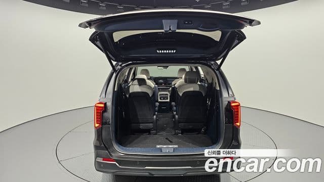 Kia Carnival 2024 — Şəkil 28/37