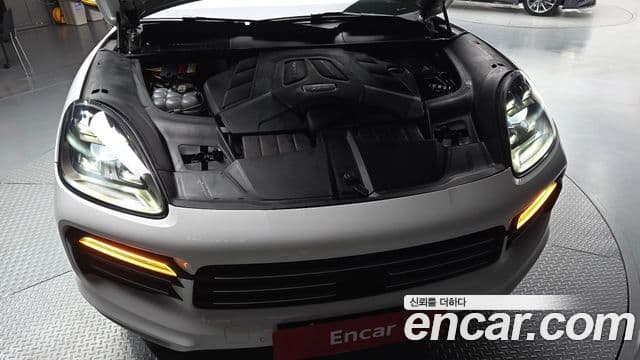 Porsche Cayenne 2019 — Photo 3/35