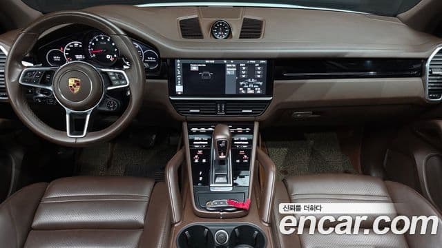 Porsche Cayenne 2019 — Photo 2/35