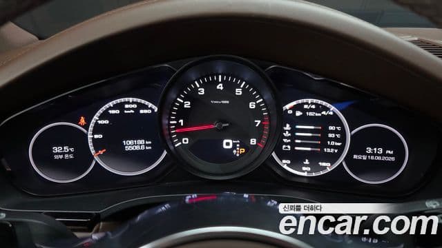 Porsche Cayenne 2019 — Photo 12/35