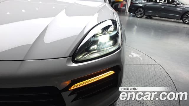 Porsche Cayenne 2019 — Photo 29/35