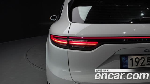 Porsche Cayenne 2019 — Photo 10/35