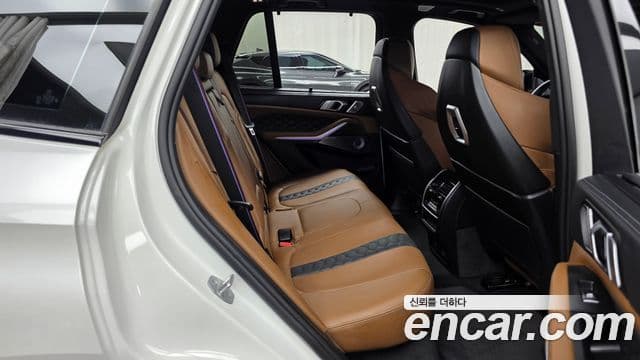 BMW X5M 2024 — Photo 15/33