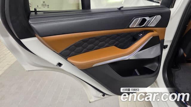 BMW X5M 2024 — Photo 16/33