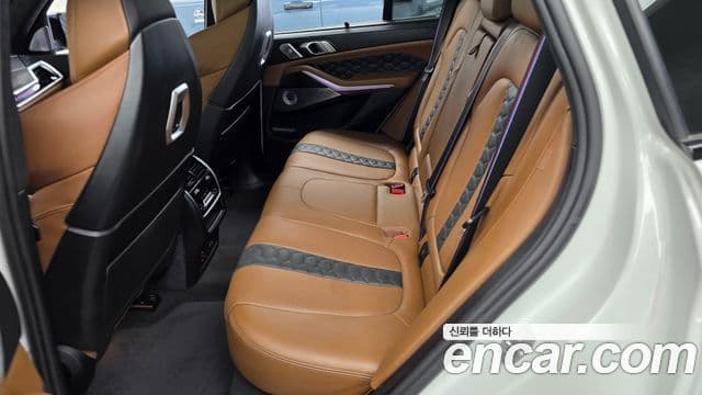 BMW X5M 2024 — Photo 8/33
