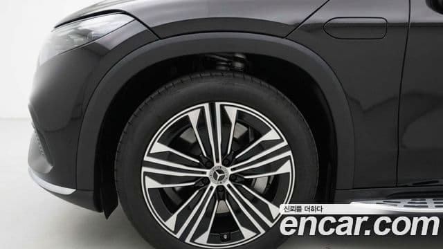 Mercedes-Benz EQS SUV 2025 — Photo 3/12