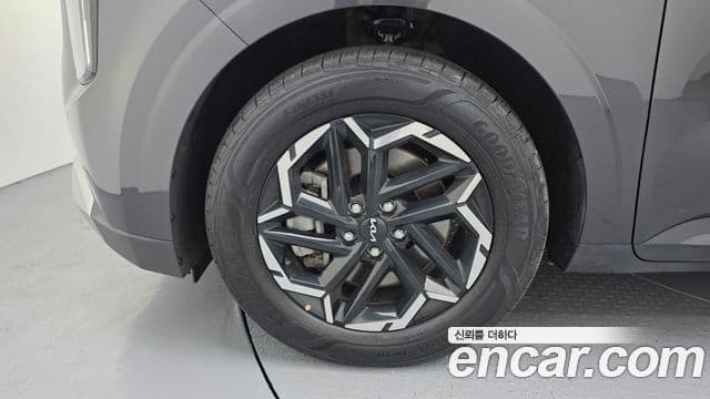 Kia Carnival 2024 — Фото 5/20
